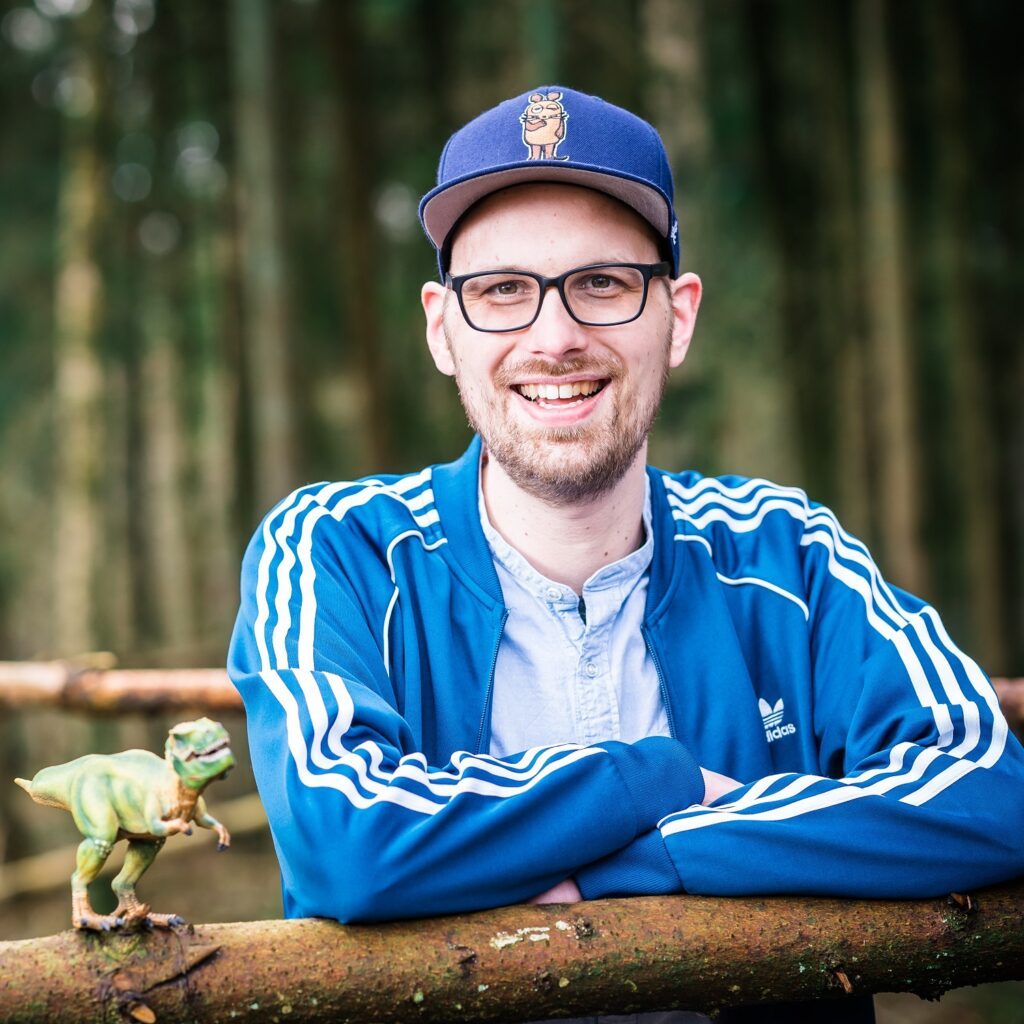 Über uns 6 Grueling Birk mit Dino c Antje Wulf Foto Konzept