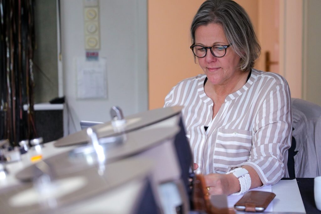 Großes Jubiläum: Wir haben die „Fünf Freunde“ im Tonstudio besucht 7 Hilla Fitzen ist Redakteurin bei Fünf Freunde