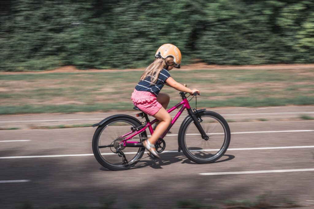 8 Gänge und superleicht - das KUbikes 20S Kinderfahrrad 2 Kubikes Dadddylicious ph 4 von 12