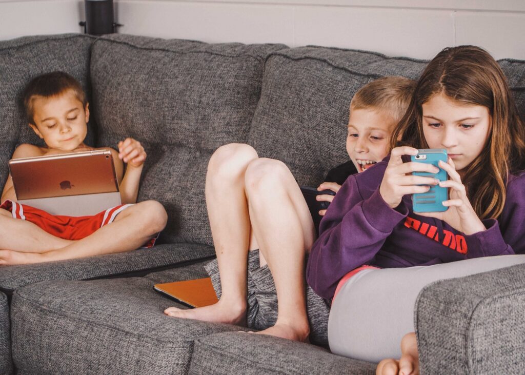 Unsoziale Medien? So geht gesunder Umgang mit Facebook, Instagram und Tiktok 6 Nutzung von Medien gehört für viele Kinder zum Alltag