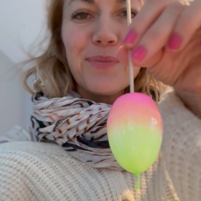 Oster-Basteltipp von Nina Bott - Bunte Eierkerzen ziehen 7 osterei 4