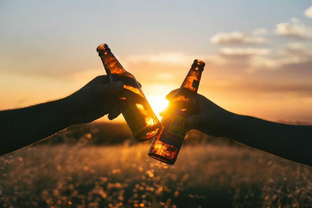 ChatGPT: Was weißt Du über den Vatertag 2023? 9 wil stewart UErWoQEoMrc unsplash