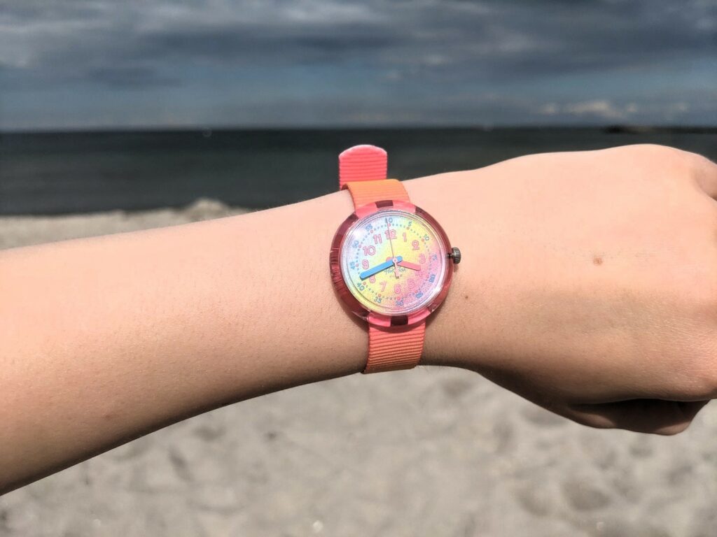 Zeiger für Zeiger, Minute für Minute - So lernen Kinder die Uhrzeit 9 flik flak kinderuhr shades of rainbow