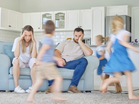 Mom & Dad on fire - KKH-Umfrage sieht immer mehr Stress bei Eltern 4 Depositphotos 590202390 L