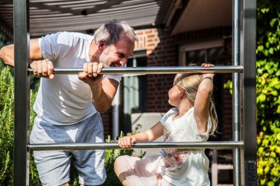 Von Bärenkrabbeln bis Hangelleiter - Familienfitness & Calisthenics im Freien 10 TOLYMP family fitness calisthenics 06