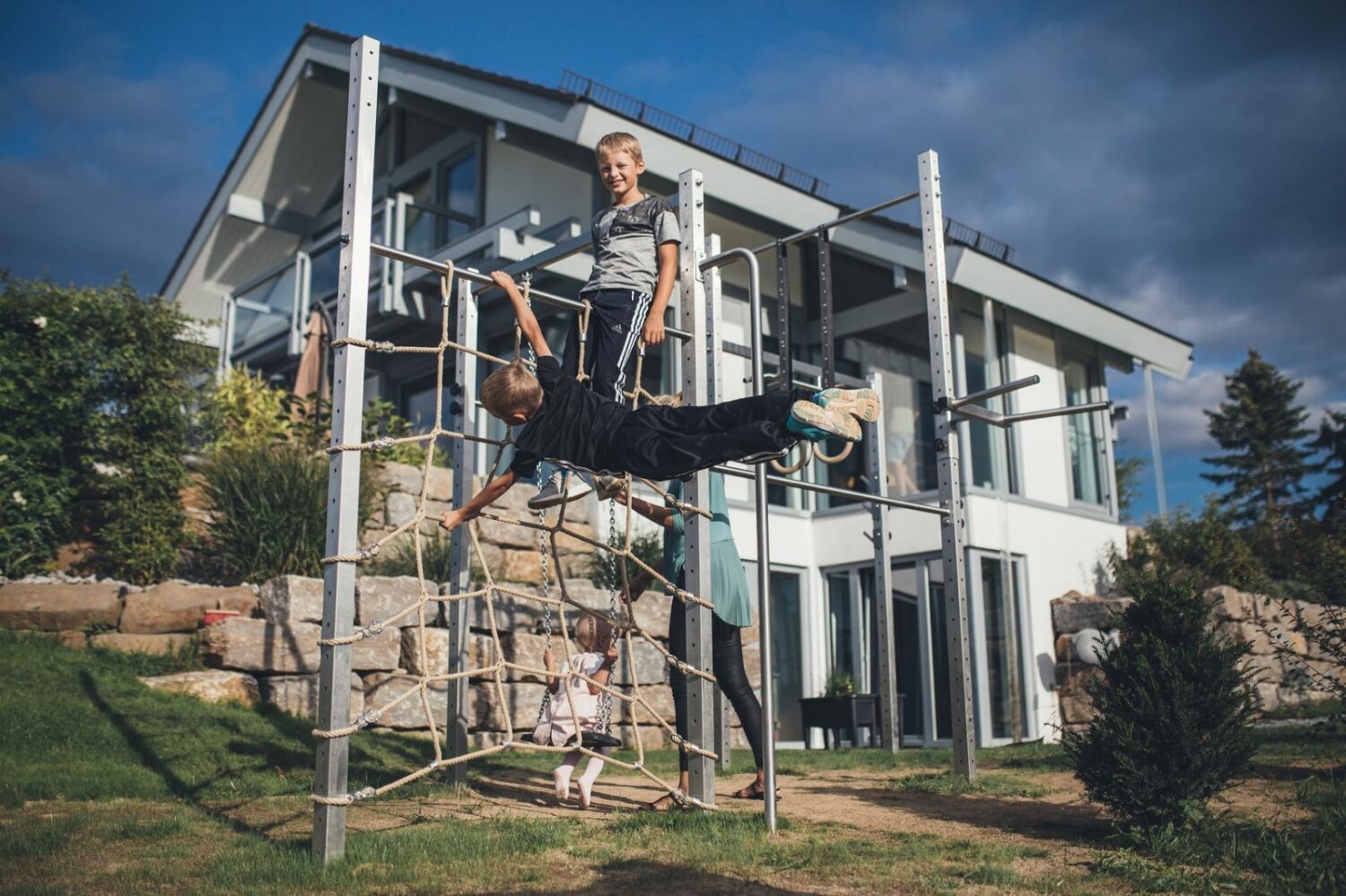 Von Bärenkrabbeln bis Hangelleiter - Familienfitness & Calisthenics im Freien 11 TOLYMP family fitness calisthenics alternative2