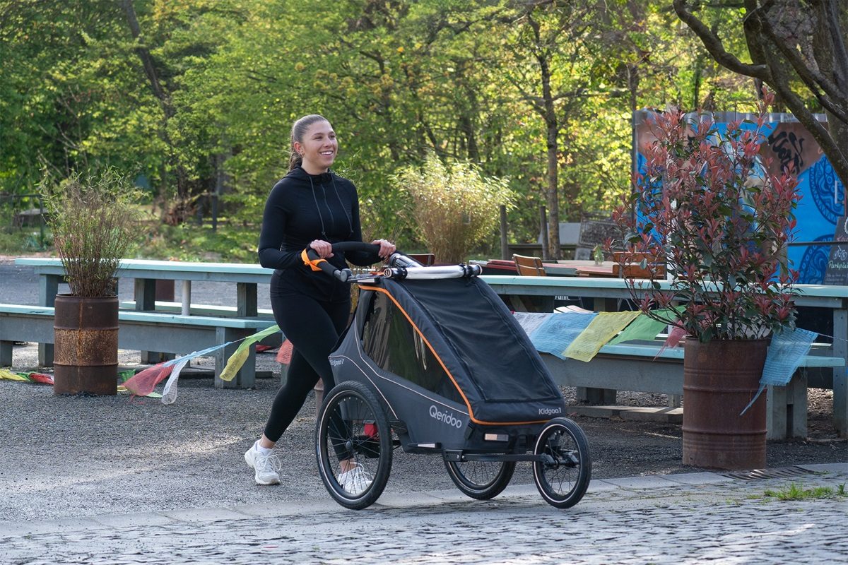 Babytransport im Fahrradanhänger: Ab wann, wie und worauf gilt es zu achten? 8 Joggen