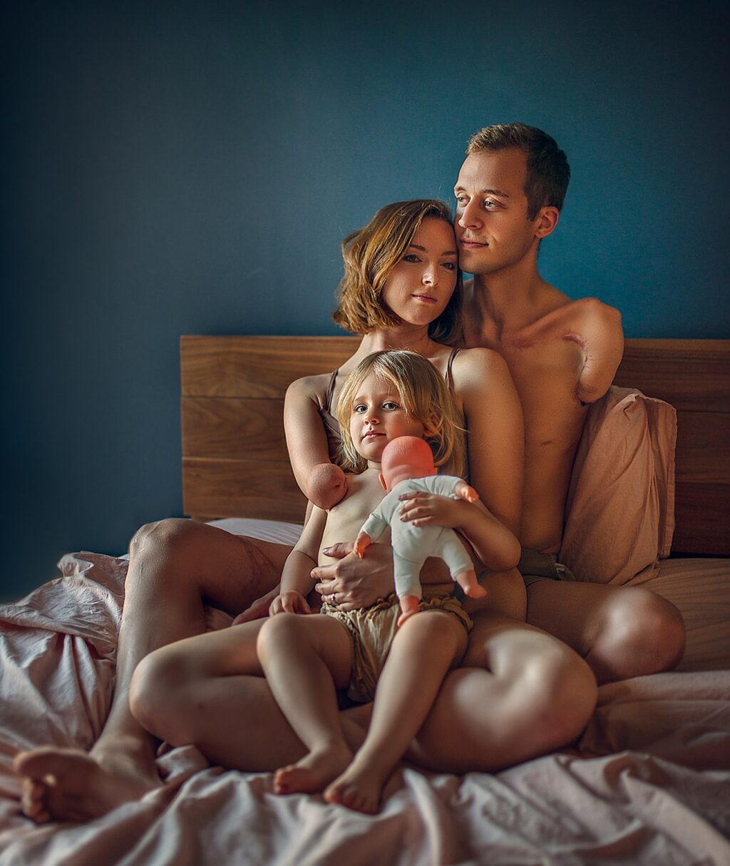 CEWE Collection zum Weltkindertag 2024 - Die Welt mit Kinderaugen 11 CEWE Photo Award 2025 Titel Ashley James and Elara Fotograf Sujata Setia Kategorie Menschen