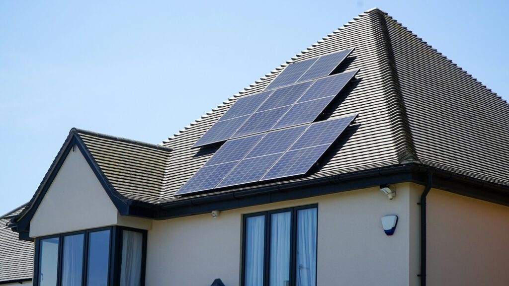 Wie Väter ihre Familien zu Energie-Helden machen können 7 watt a lot Ja8t8nJN2I4 unsplash