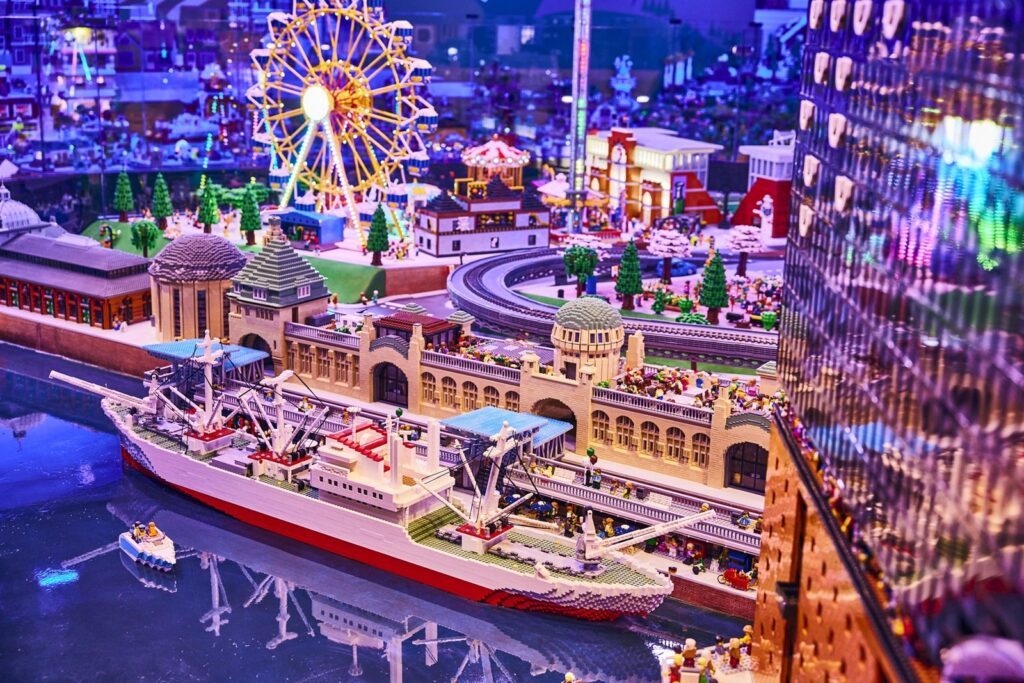 Baustein-Boom in der Hafencity Hamburg - Das LEGO Discovery Centre öffnet die Tore 6 LEGO DC HH MINIWORLD 10 min