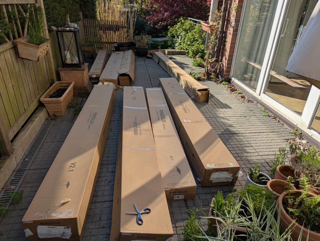 Dach über dem Kopf - Mit der Pergolux Pergola S3 nun auch auf der Terrasse 9 pergolux pergola werkzeug pakete