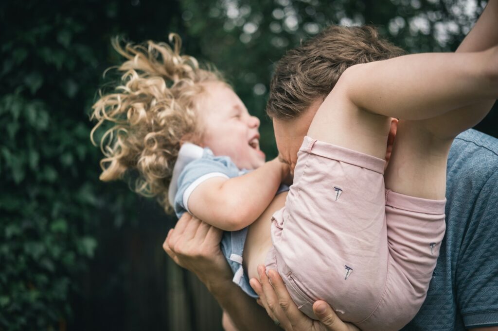 Getrennt aber stark: Welche Trennungsmodelle Kindern wirklich guttun 6 dan burton IRYJp 1Fdk0 unsplash