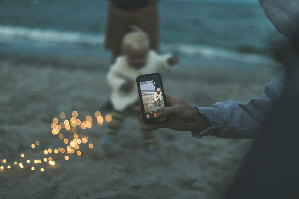 Kinderrechte vs. Like-Zahlen: Aktionswoche für mehr digitale Fürsorge bei Kinderfotos 6 Kinderfotos sollten nicht online gepostet werden