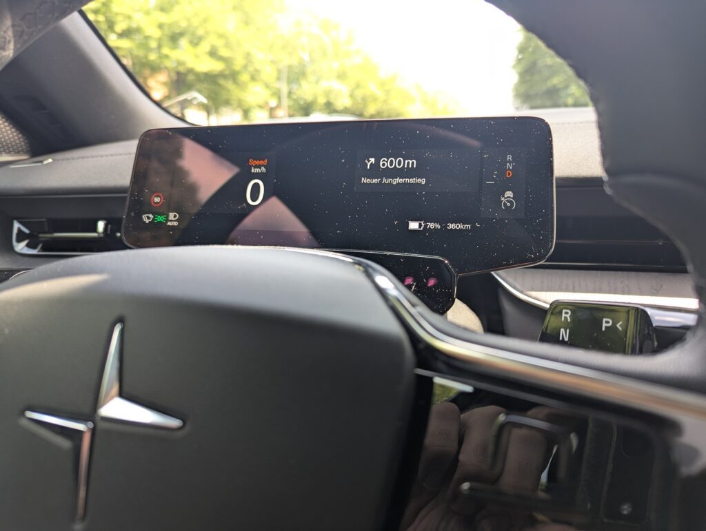 Elektro-Style trifft Familienalltag: Unsere zwei Wochen mit dem Polestar 3 (2025) 12 polestar 3 2025 lenkrad