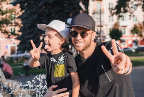 Zwischen Spielplatz und Streetwear - Coole Styles für Väter und ihre Kinder 4 Bild von user13400093 auf freepik 1