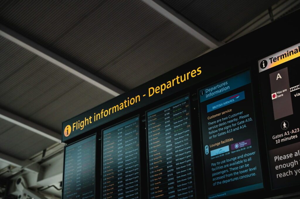 Wenn der Familienurlaub zur Kostenfalle wird - Was Eltern wirklich wissen müssen 7 winston tjia 3ByHpte8S7U unsplash 1