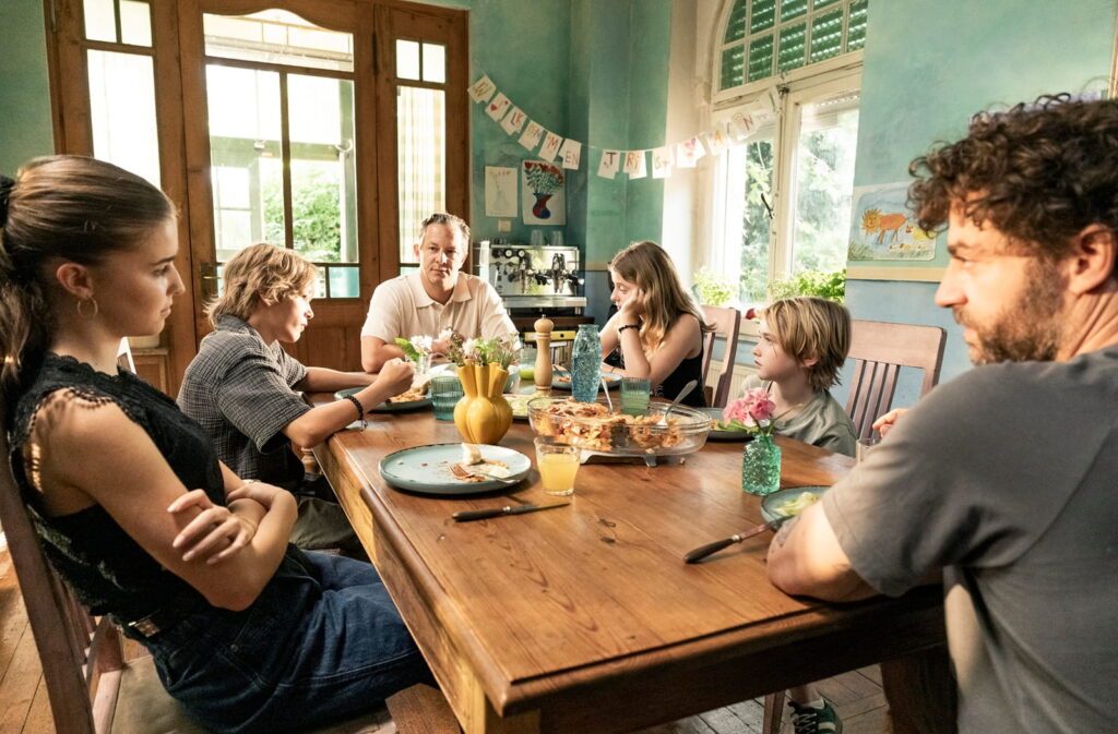 Louma ist ein sehenswerter Film über zwei Papas, vier Kinder und eine Patchworkfamilie