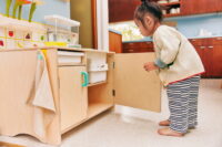 Lovevery Spielkueche Kind 1