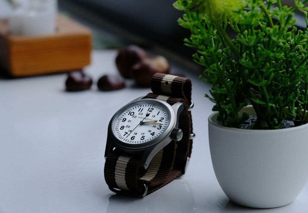 Welcher Papa-Typ bist du? Diese Uhr passt zu deinem Alltag 6 maks makarov 6sQABTSoiRk unsplash 1