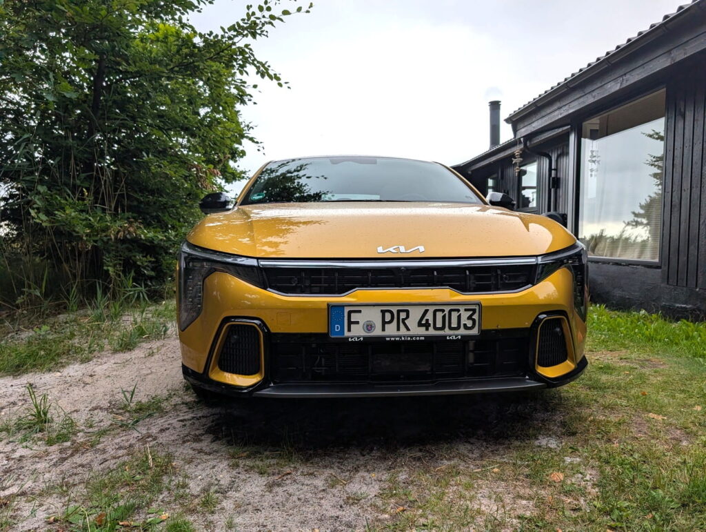 Goldfingers Ride – Testfahrt mit dem Kia K4 GT-Line in den Familienurlaub nach Dänemark 11 KIA K4 1.6 T-GDI Frontansicht