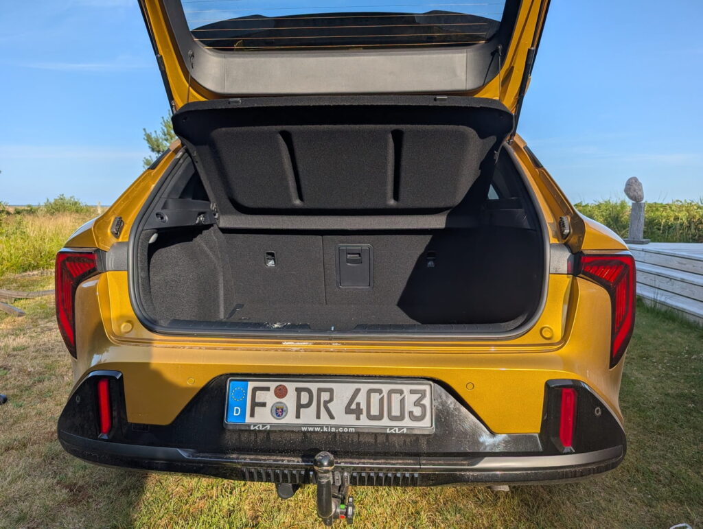 Goldfingers Ride – Testfahrt mit dem Kia K4 GT-Line in den Familienurlaub nach Dänemark 17 KIA K4 1.6 T-GDI Kofferraum