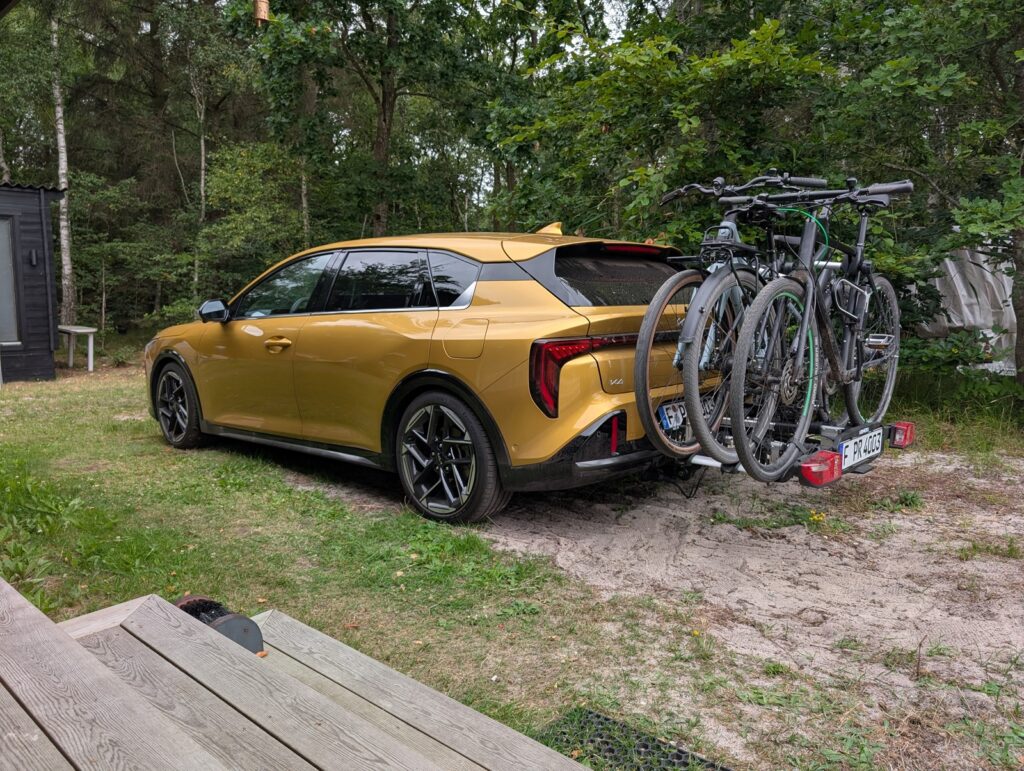 Goldfingers Ride – Testfahrt mit dem Kia K4 GT-Line in den Familienurlaub nach Dänemark 20 KIA K4 1.6 T-GDI Mit Fahrrädern