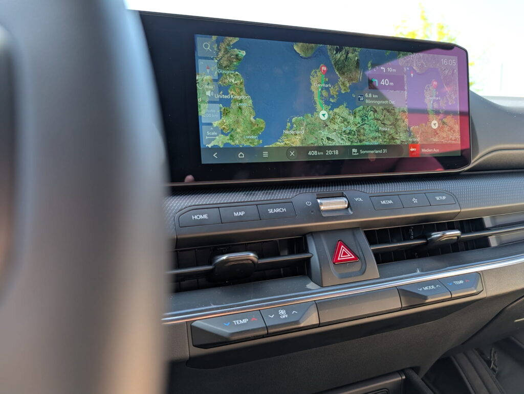 Goldfingers Ride – Testfahrt mit dem Kia K4 GT-Line in den Familienurlaub nach Dänemark 16 KIA K4 1.6 T-GDI Navi