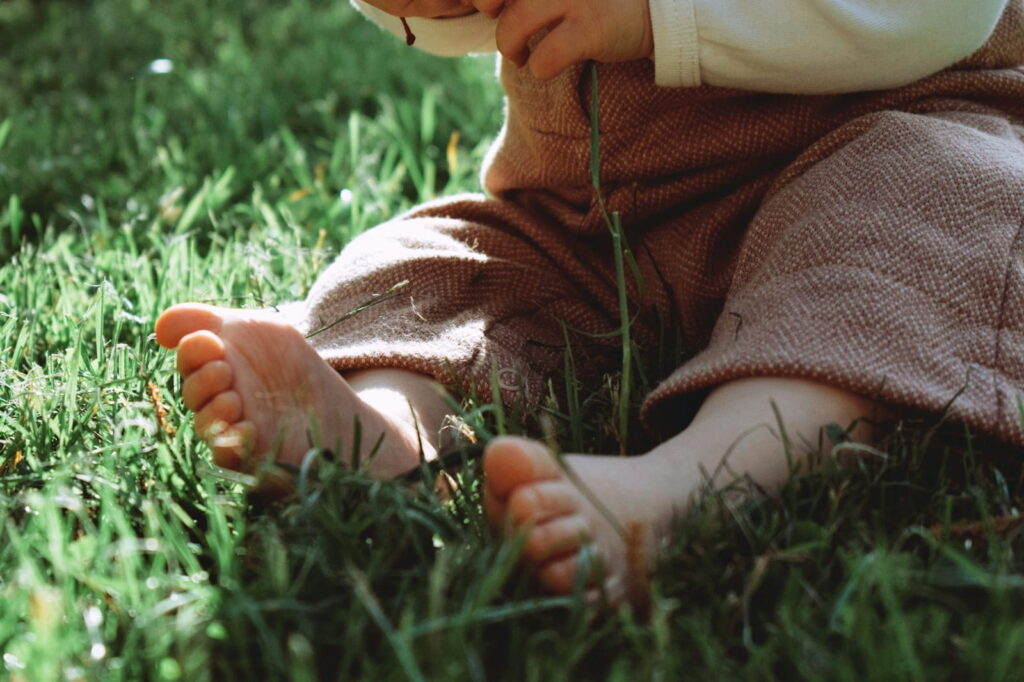 Öfter mal Schuhe aus - Das beste Fußtraining für Kinder kostet nichts 7 Kinder sollten möglichst viel barfuß laufen