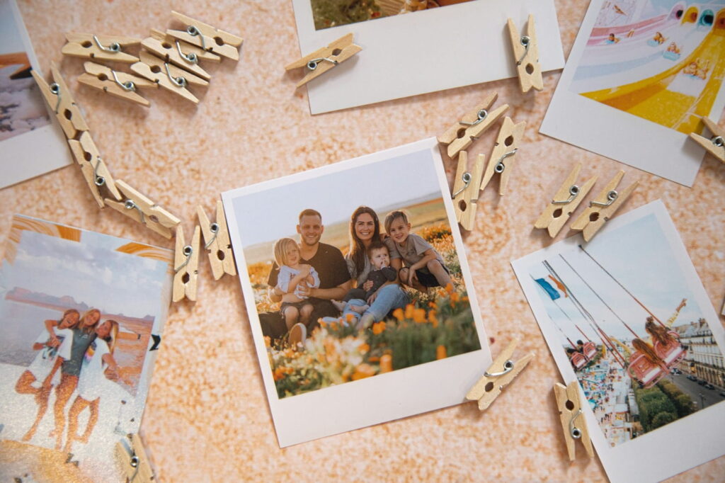 Familienfotos im Fotokalender: Warum alte Bilder für Kinder so wertvoll sind 7 analia ferrario 4BprkdWqsro unsplash 1