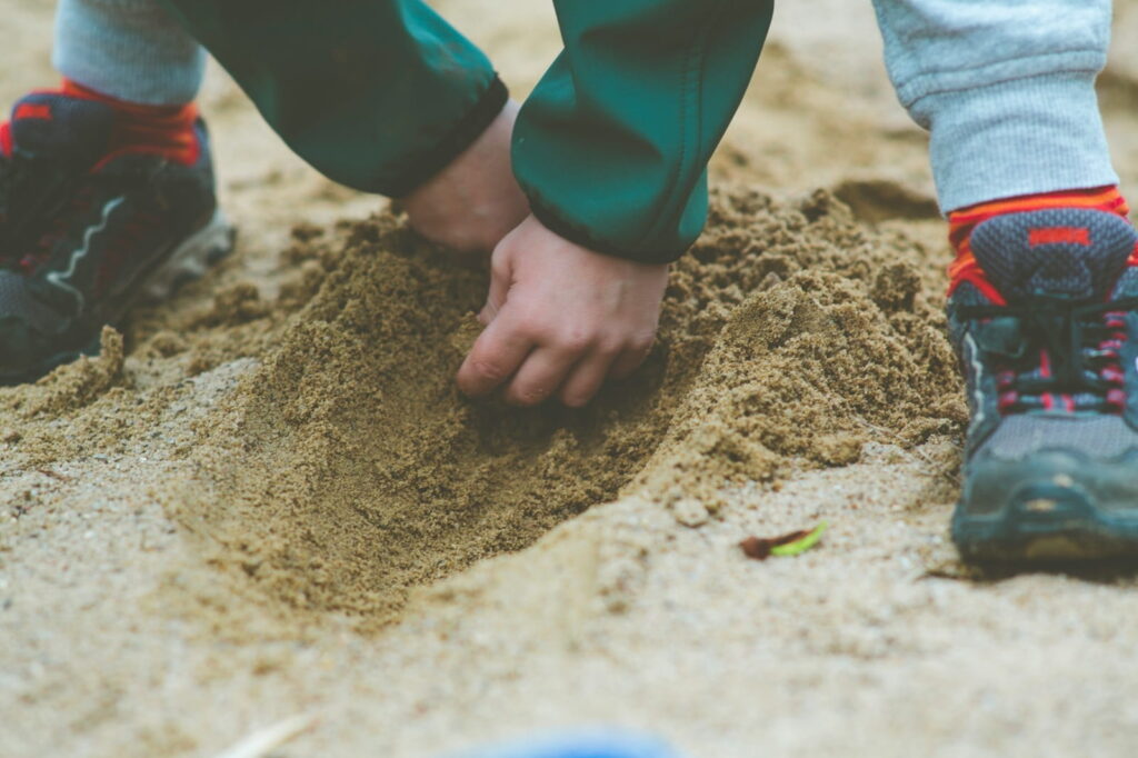 Nachtruhe beginnt draußen - Warum Bewegung der Schlüssel zum Kinderschlaf ist 7 markus spiske mlwM6legtwY unsplash 1