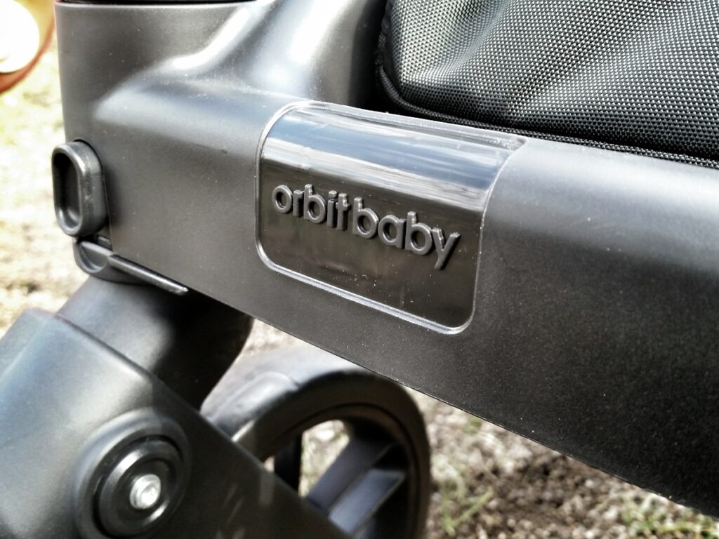 Orbit G3 Kinderwagen Schriftzug