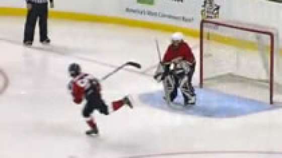 Frage des Tages: Wo ist der Puck? 43 9 year old pulls off trick hockey