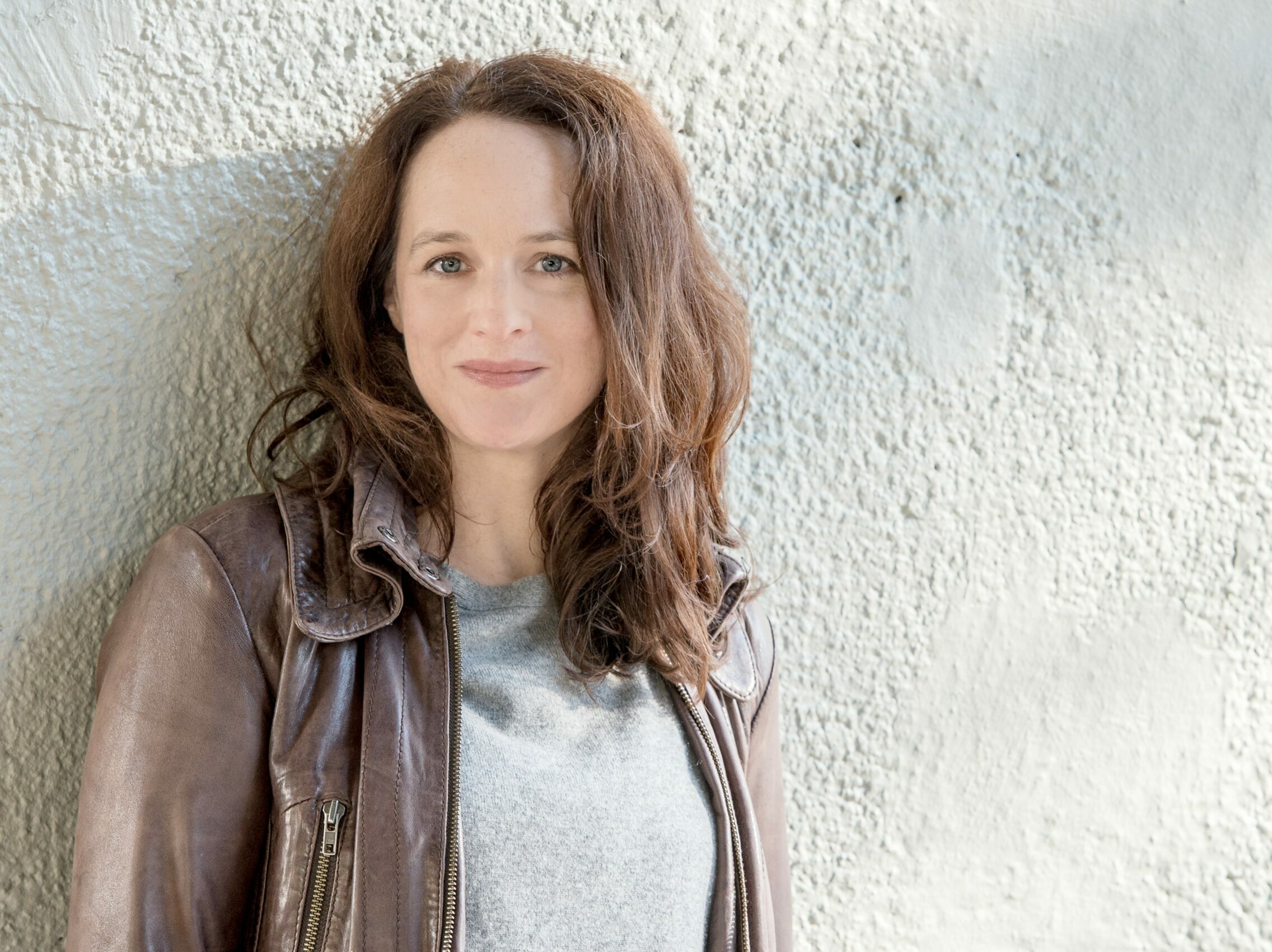 Anneke Mohn Autorin Unter einem Dach scaled e1676644625374