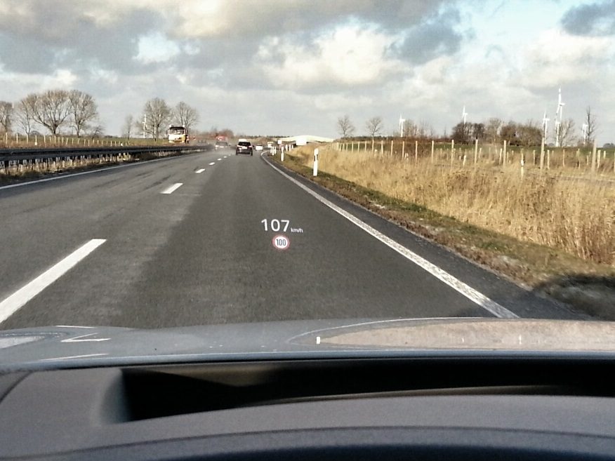 Audi A6 Avant 3.0 TDI quattro (2013) im Familiencheck 4 Audi A6 Avant 3.0 TDI quattro (2013) Headup-Display