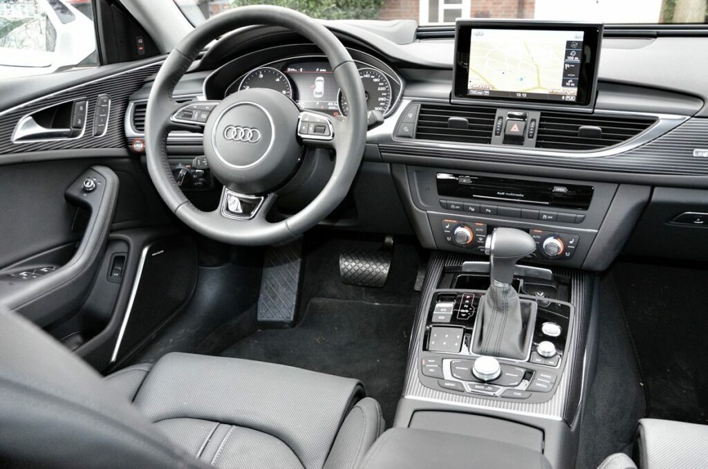Audi A6 Avant 3.0 TDI quattro (2013) im Familiencheck 5 Audi A6 Avant 3.0 TDI quattro (2013) Cockpit