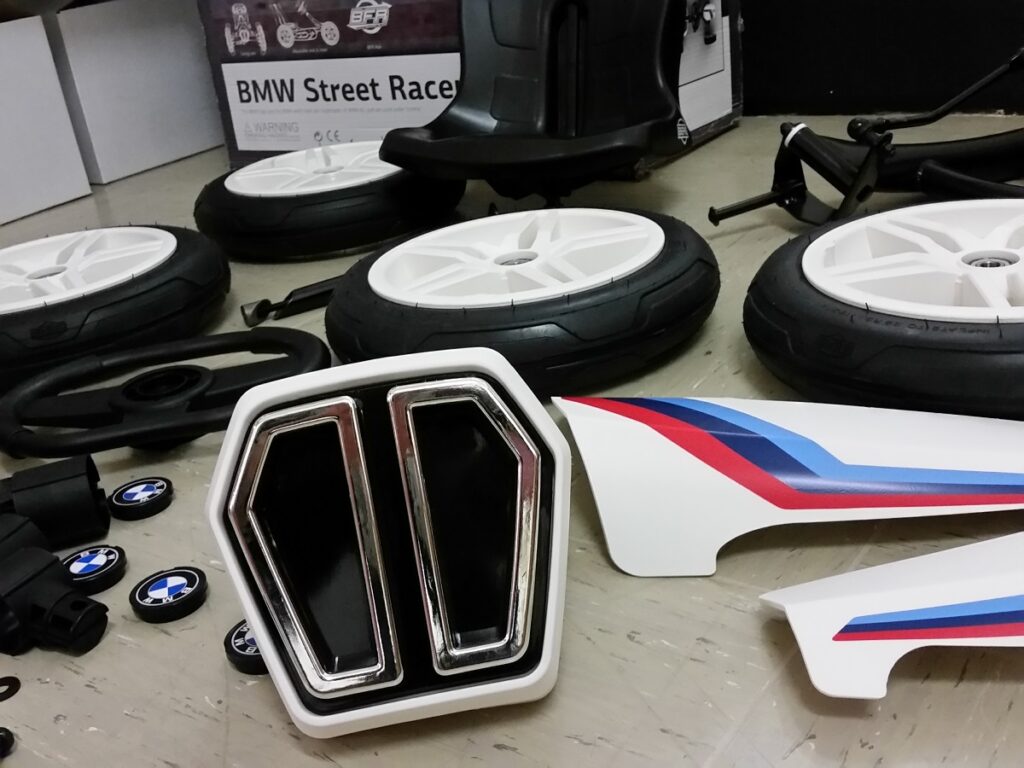 Berg Gokart BMW Street Racer in der Garage