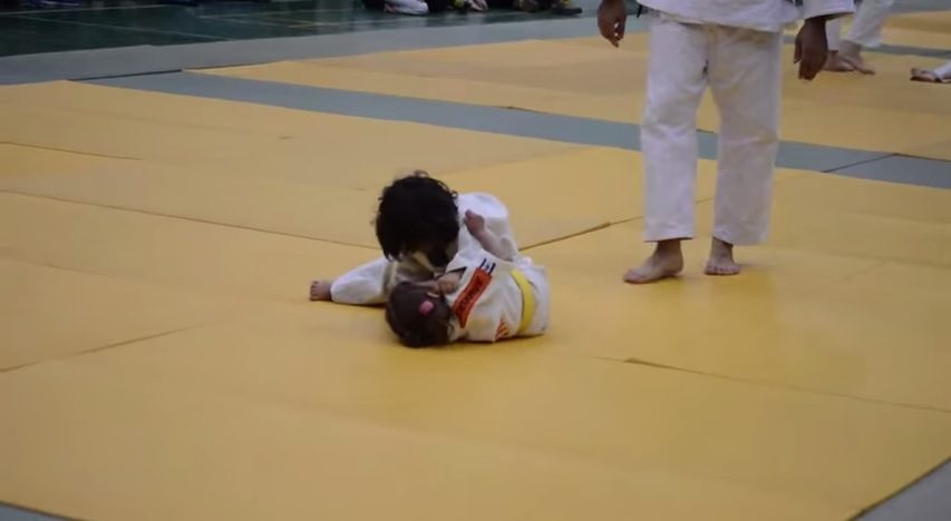 Mattengerangel für Anfänger beim Baby Judo 43 Baby Judo
