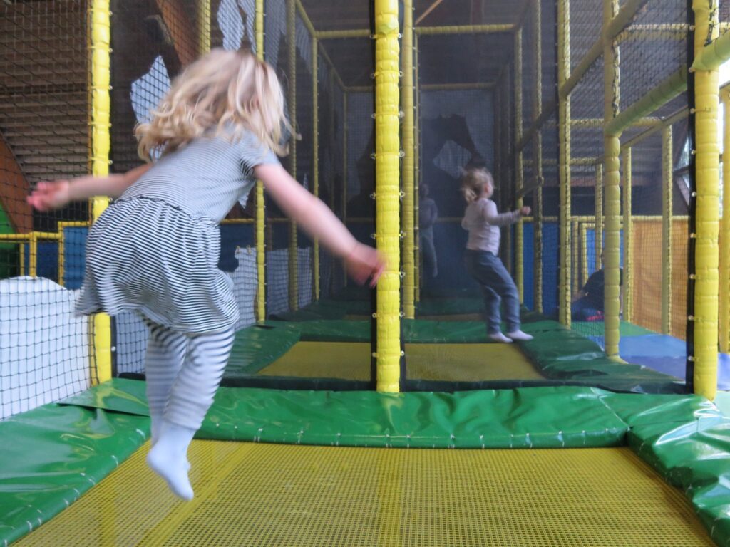 Pony-Urlaub im Center Parcs Erperheide in Belgien 8 Center Parcs Erperheide Trampolin