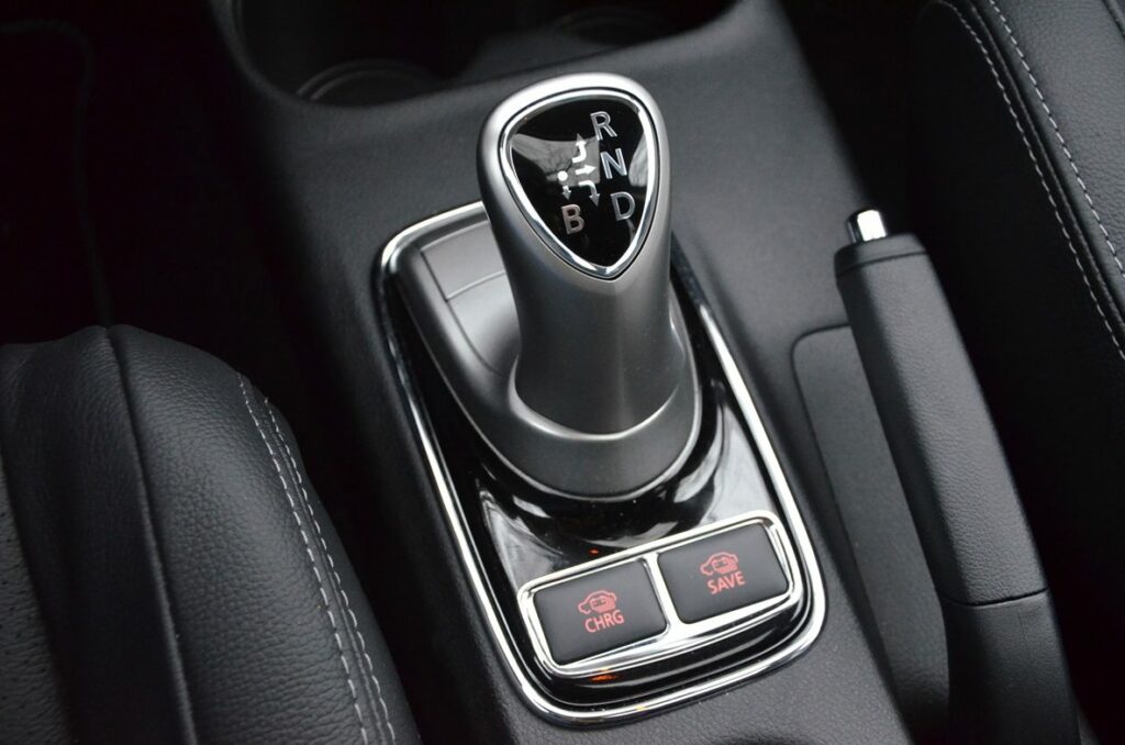 Mitsubishi Outlander Plug-in Hybrid (2014) Schaltung