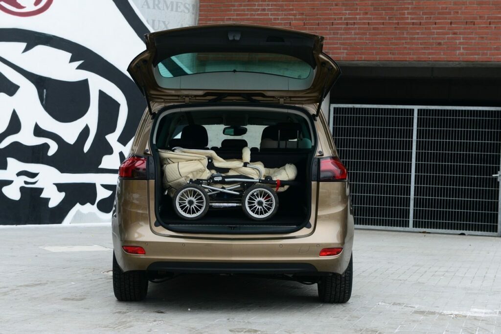 Opel Zafira Tourer (2014) im Familiencheck 14 Opel Zafira Tourer (2014) Kofferraum