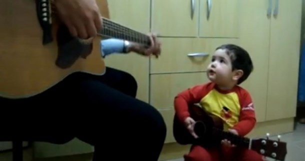 Baby-Beatle mit Dont Let me Down
