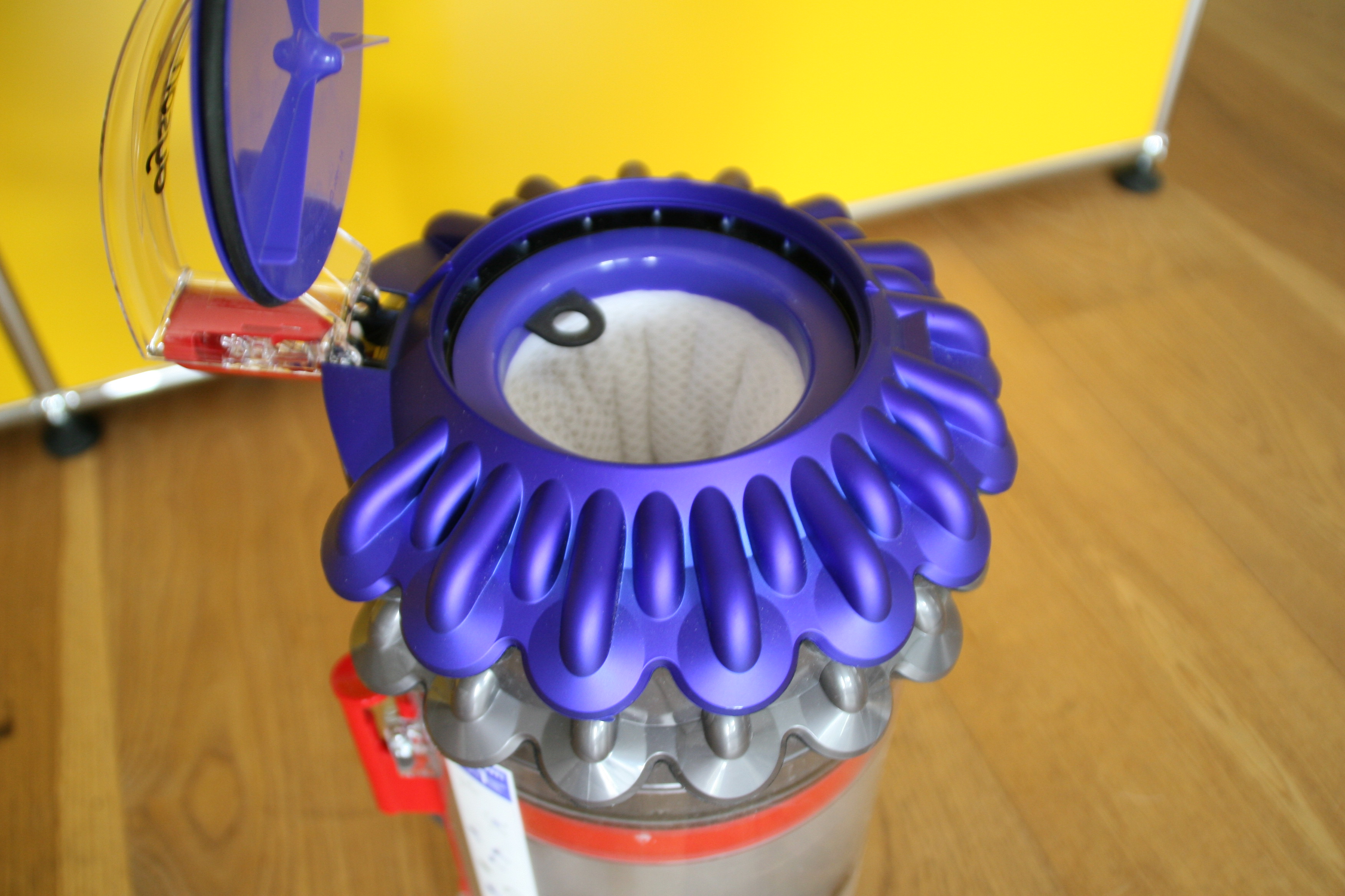 Who´s got big balls? Der Zyklon-Staubsauger Dyson Big Ball im Test 9 Dyson big ball satubsauger 5