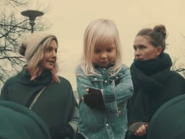 Epic split stroller edition YouTube e1677157739229