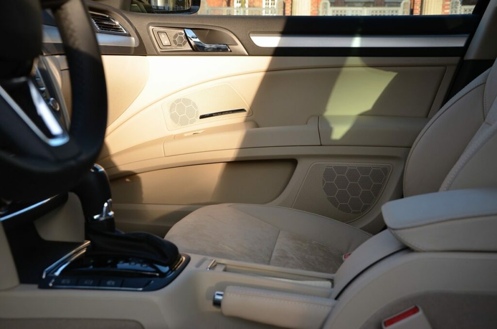 Škoda Superb Combi 2.0 TDI Green tec (2014) im Familiencheck 8 Škoda Superb Combi (2014) Beifahrersitz