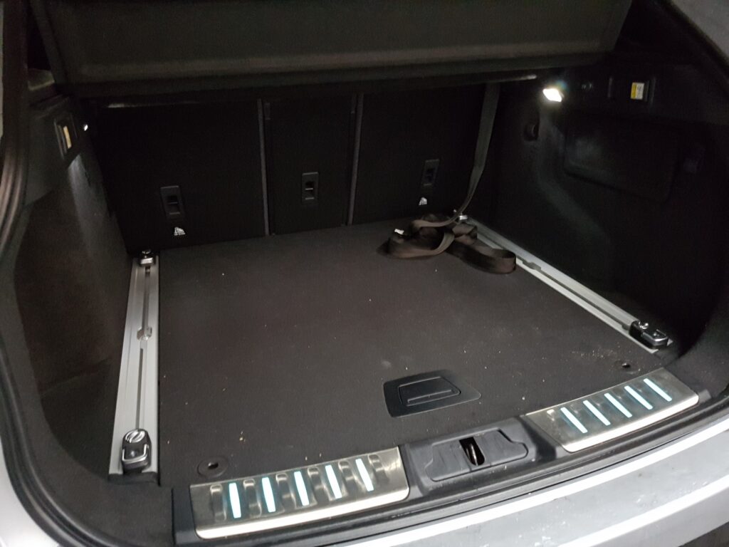 jaguar f-pace kofferraum