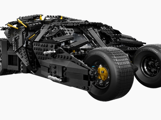 Lego Tumbler Batman seitlich e1677159494278