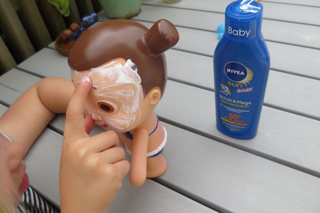 Walking on sunshine - aber nur mit Sonnenschutz 2 Nivea Sonnenschutz Lotte eincremen