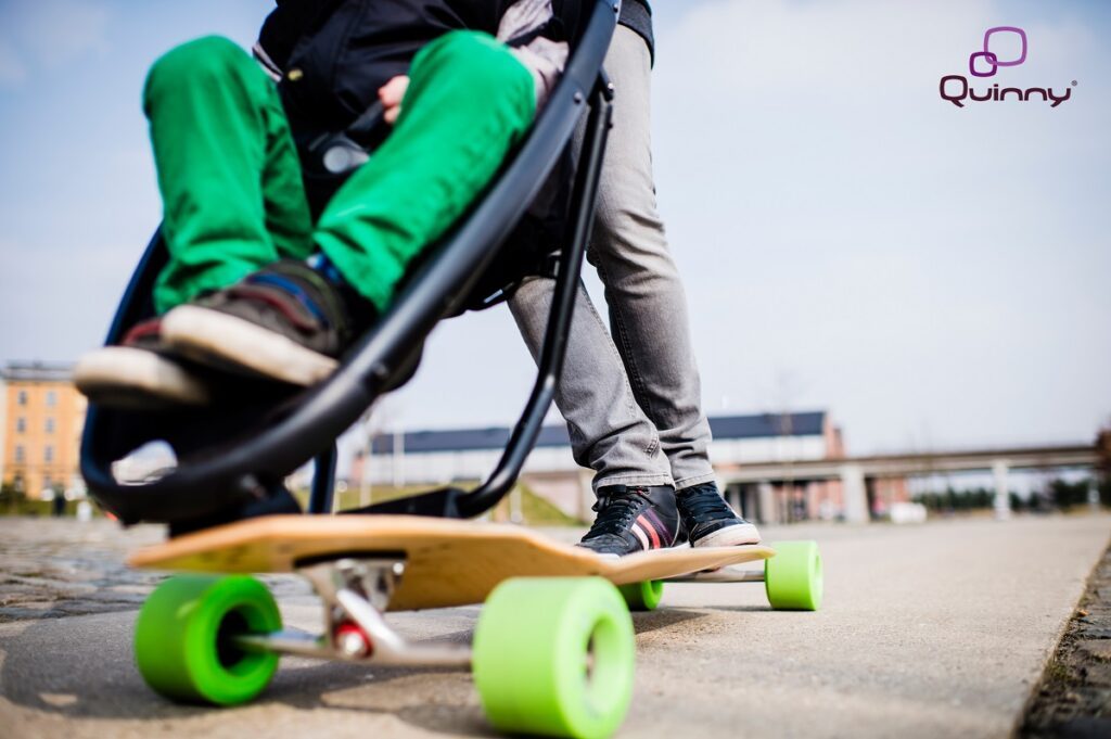 Gastbeitrag: Longboards für Väter und Kinder 2 Quinny Longboard Stroller