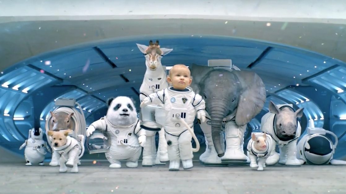 Kia klärt auf im SuperBowl 2013 TV-Spot space babies commercial1